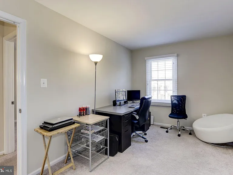 6069 Crown Royal Cir — Photo 18