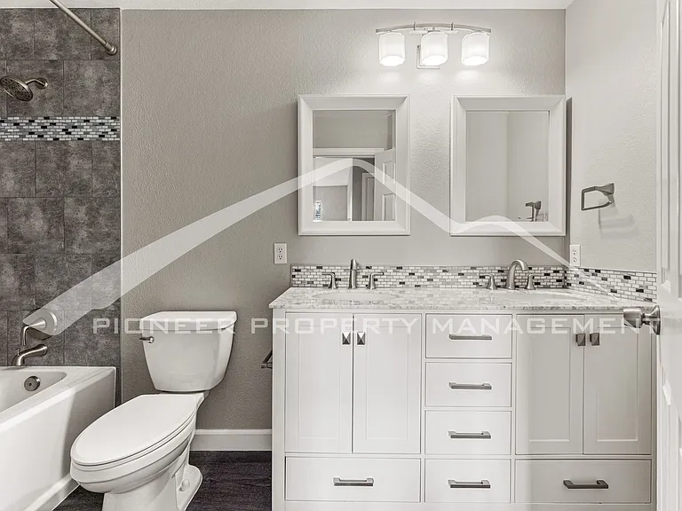 2649 Fernwood Pl — Photo 9