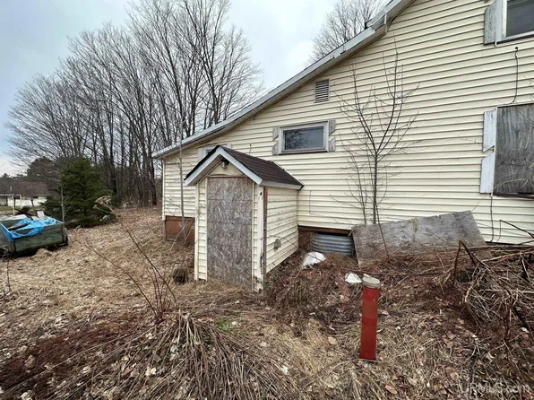 145 E Lake St, Michigamme, MI 49861