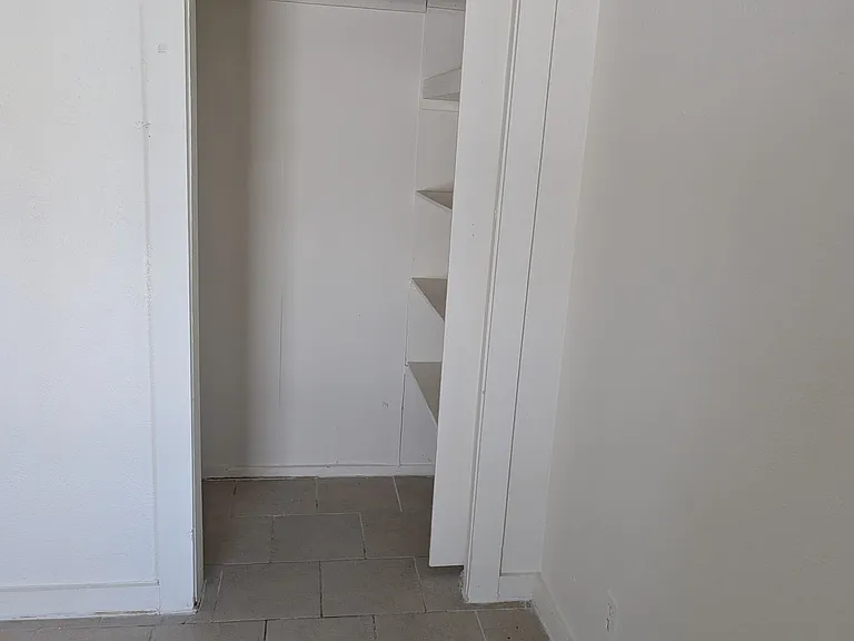 8314 W Melrose St — Photo 8