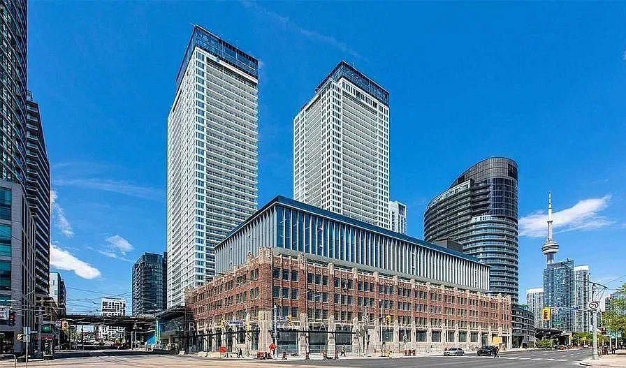 19 Bathurst St — Photo 1