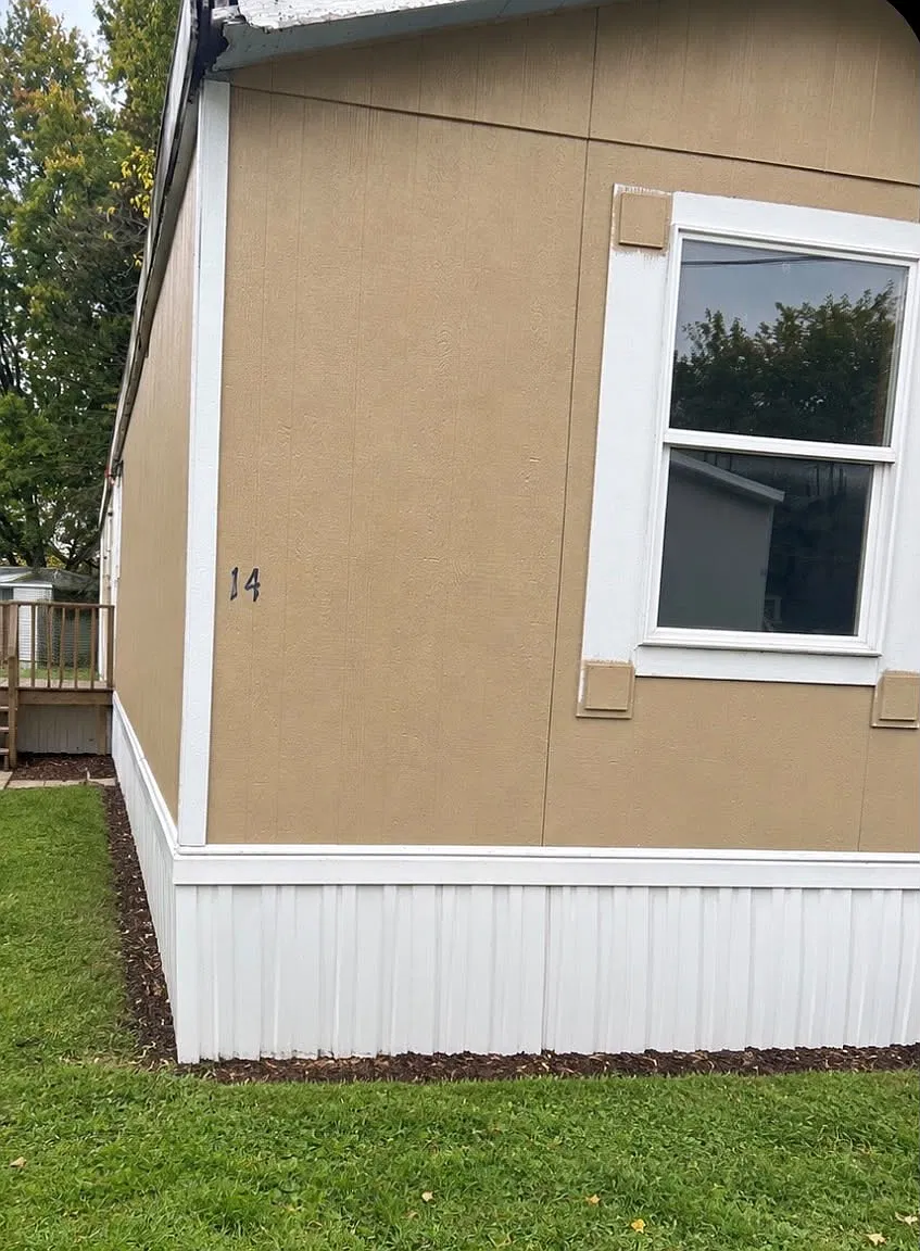 3 bed, $1,395 — Photo 1