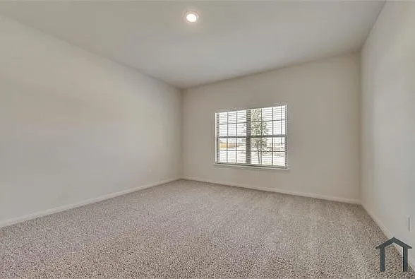 3070 Chillingham Dr — Photo 12