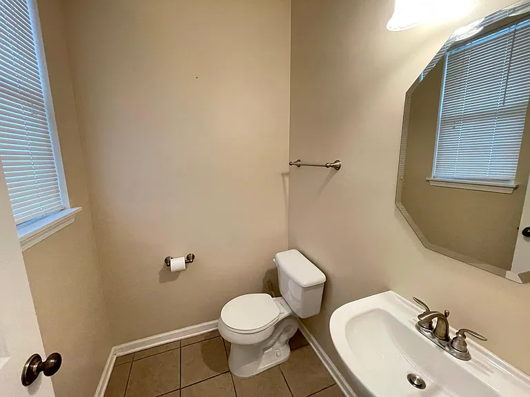 2908 Rutland Cir — Photo 11