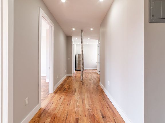 3rd image of 657 E 21st St #D44
