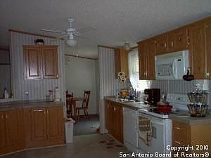 4th image of 806 Encino Cir