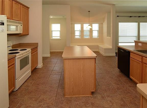 5th image of 522 Creekview Dr