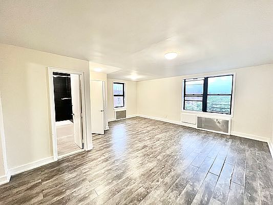 2nd image of 4140 Denman St APT 6U