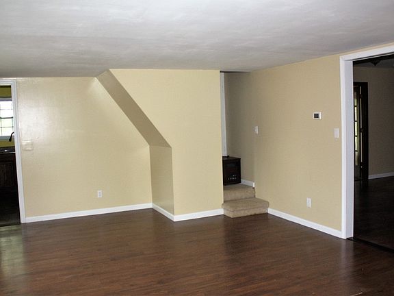 5th image of 58 Glendale Dr