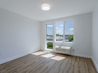 67 Martin Luther King Jr Blvd #204, Newark, NJ 07104