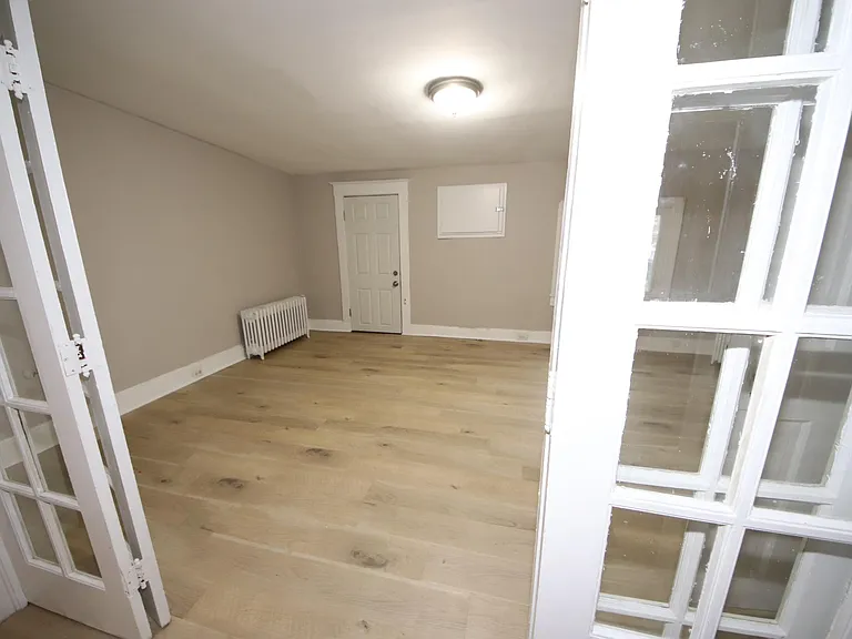 1422 Park Ave #4R — Photo 8