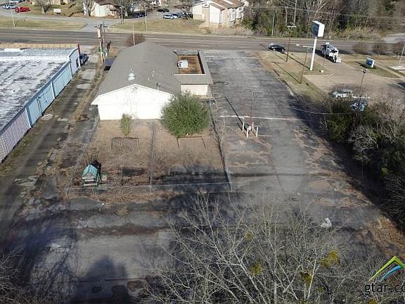 3rd image of 1020 E Palestine Ave