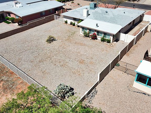 3rd image of 3320 Pebble Beach Dr