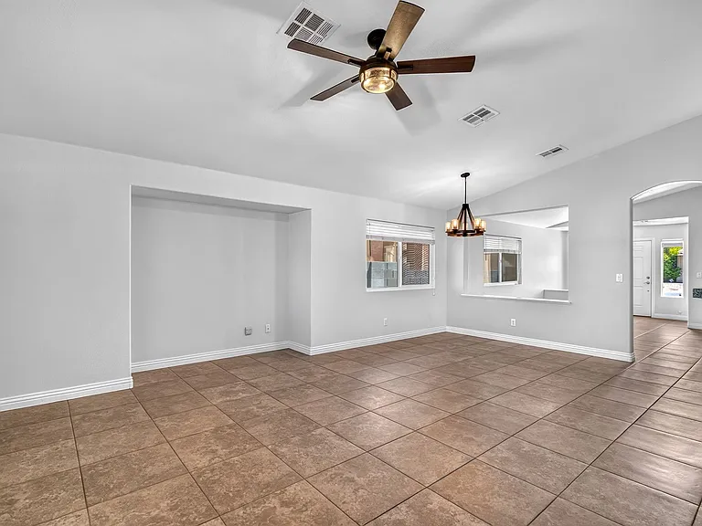 630 Beresford Ave — Photo 7