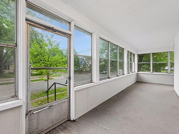 5th image of 1282 Hewitt Ave