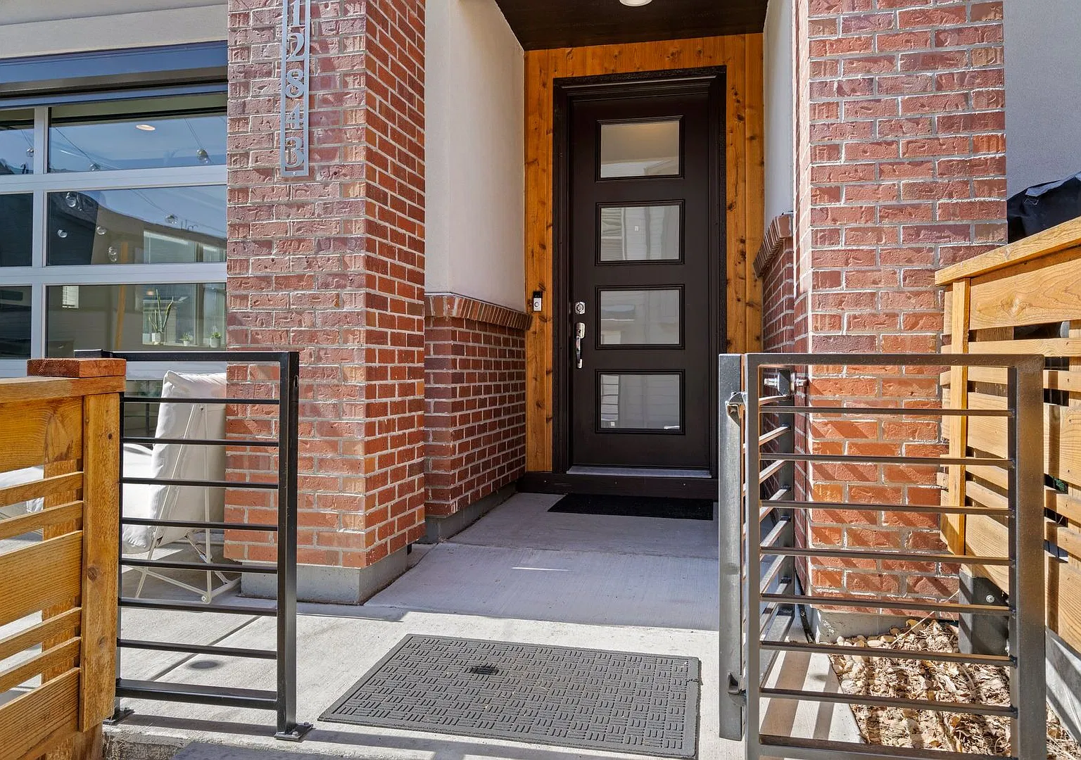 3 bd/2.5 ba Townhome in Green Mountain Plaza!! — Photo 2