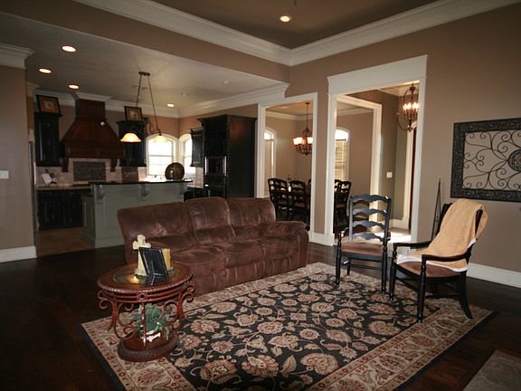 4th image of 1734 Deerfield Dr