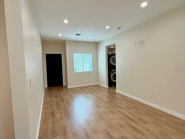 12154 Monogram Ave — Photo 4