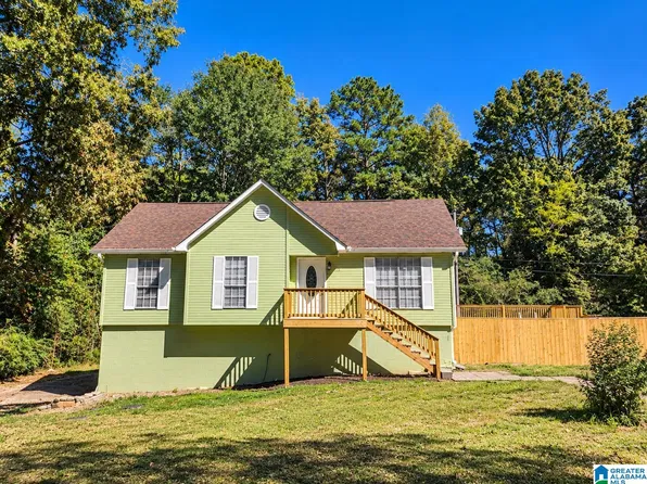 1815 Riverview Dr, Mulga, AL 35118
