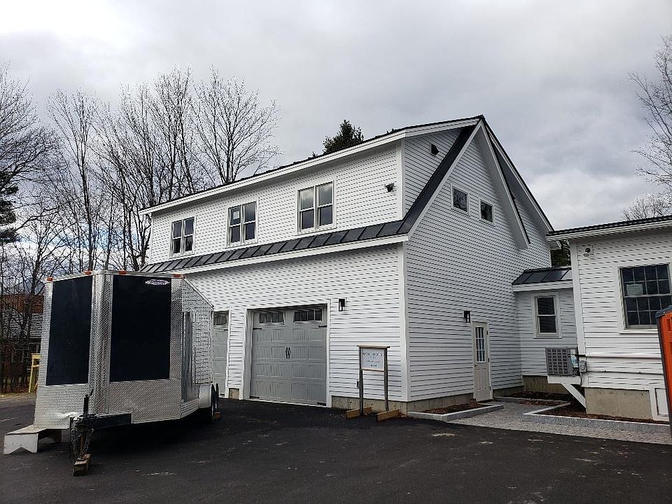 Apt over 2.5 Car Garage. This is attached to Single Family Residence & Commercial Office Space.