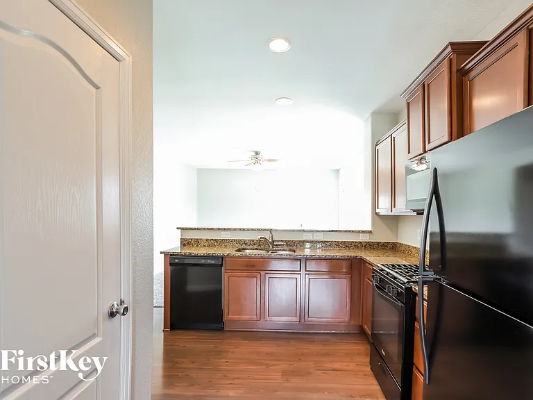 9524 Cherry Ln — Photo 6