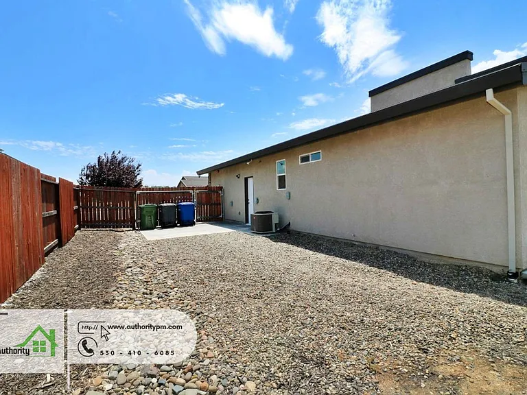 4768 Lower Springs Rd — Photo 32