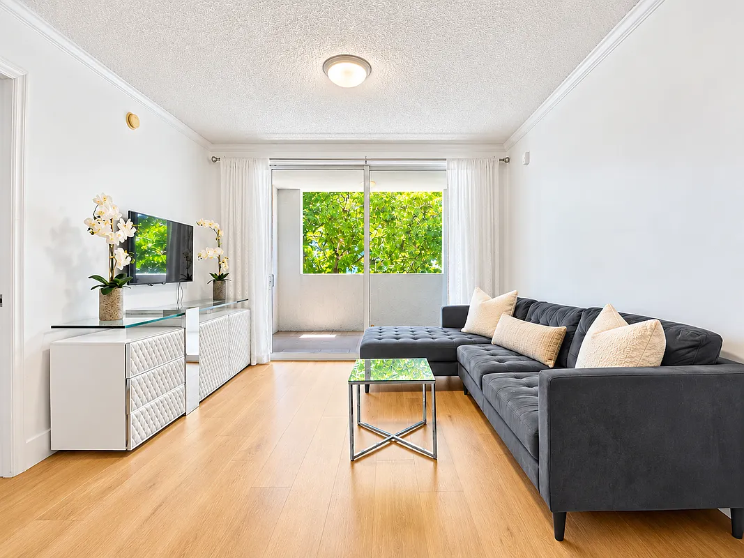 2 bed, 2.0 bath, 1024 sqft, $2,850 — Photo 2
