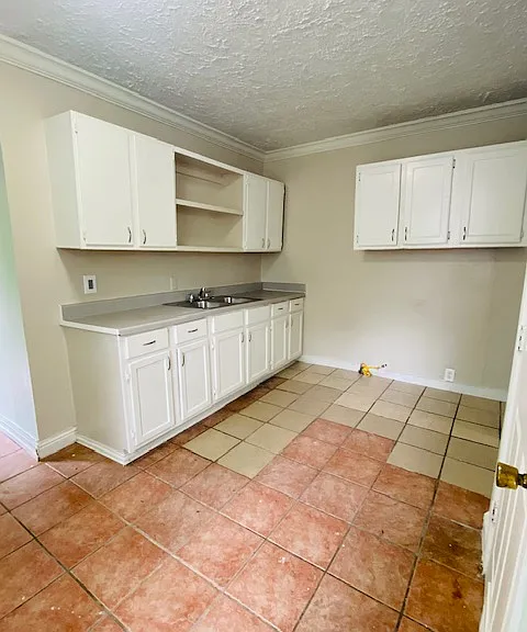 926 W Oak Ave — Photo 6