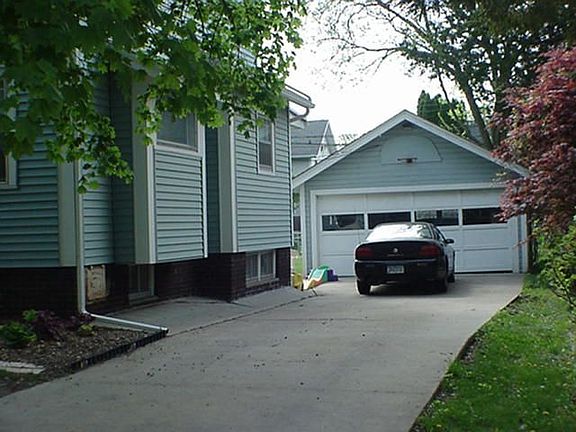 2 Car Garage!
