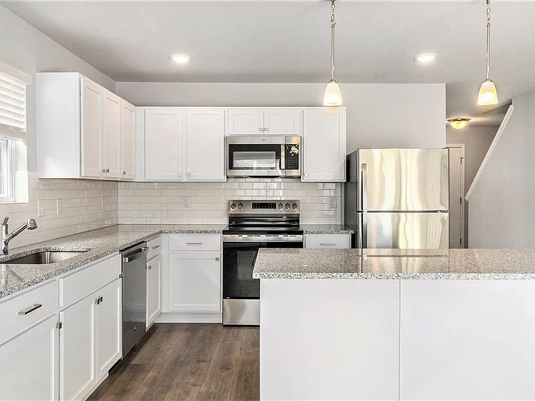 507 Burr St — Photo 4