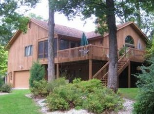 750 Timber Ridge Ct, Fontana, WI 53125