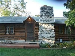 2nd image of 2936 Milam Rd