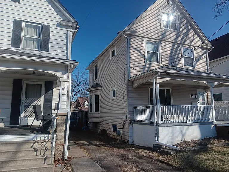 1118 W 8th St — Photo 19