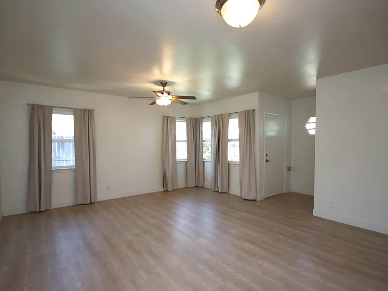 1245 Del Rey Ave — Photo 1