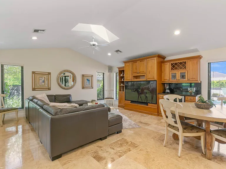 14965 Oatland Ct — Photo 15