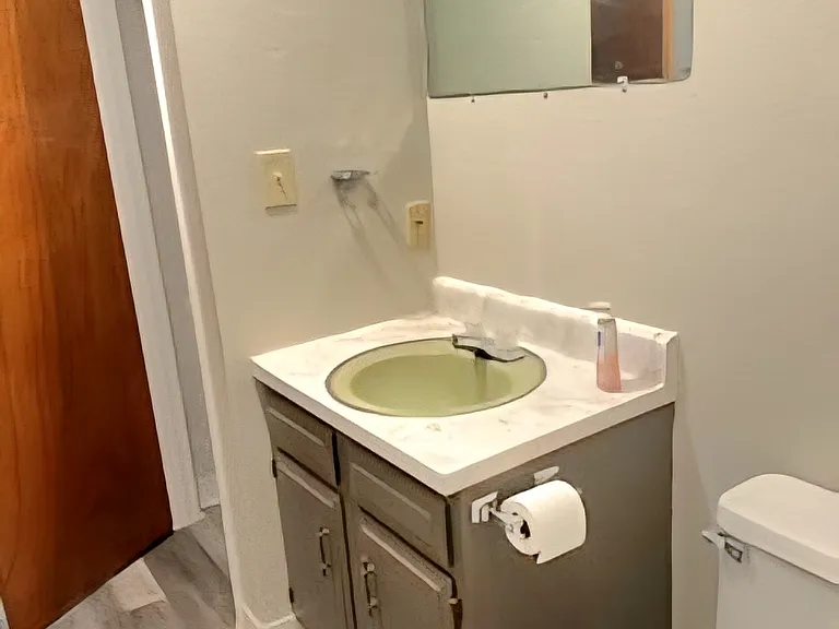 321 Ella St #10 — Photo 6