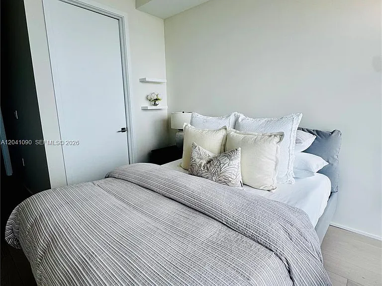 2831 S Bayshore Dr #2006 — Photo 14