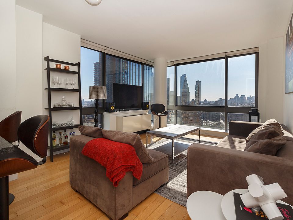 1st image of 9 W 31st St APT 11