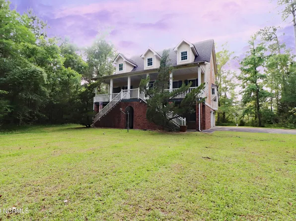 228 Jonaquins Drive, Beaufort, NC 28516