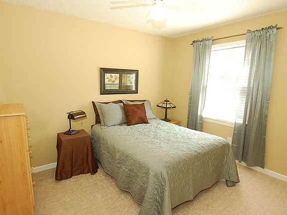 Guest bedroom