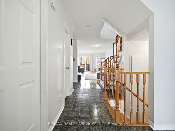 5th image of 82 Muirland Cres