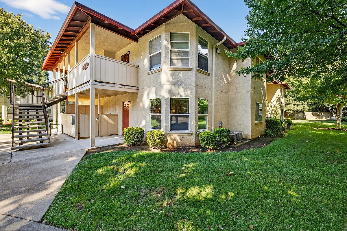 Building Photo - Mission Ranch Apartments