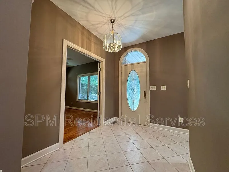 3 bed, 2.5 bath, 2283 sqft, $2,745 — Photo 3