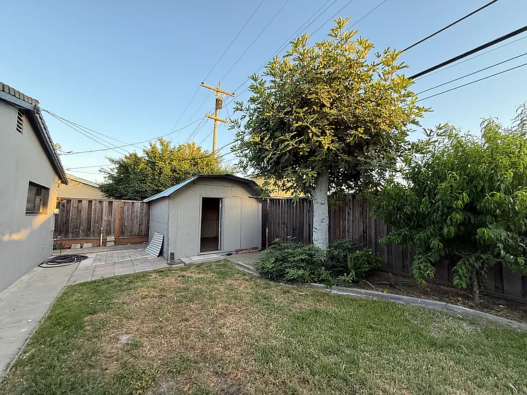 1433 Stahl St — Photo 13