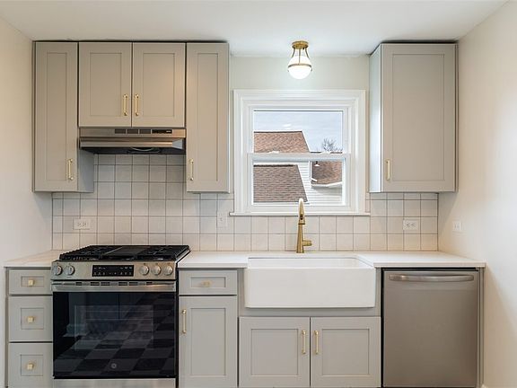 3rd image of 2103 Oriole Dr