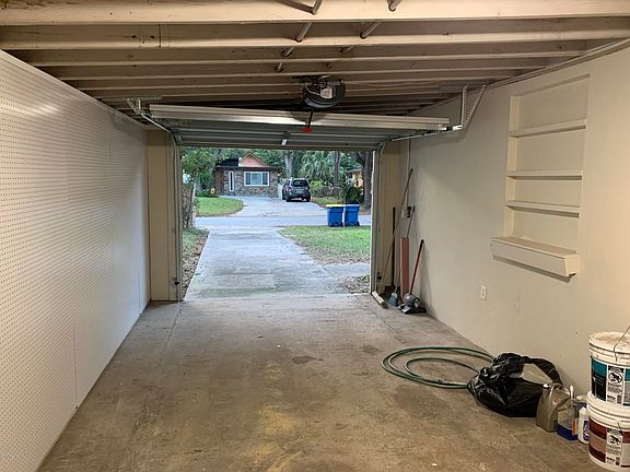3rd image of 1031 Westdale Dr