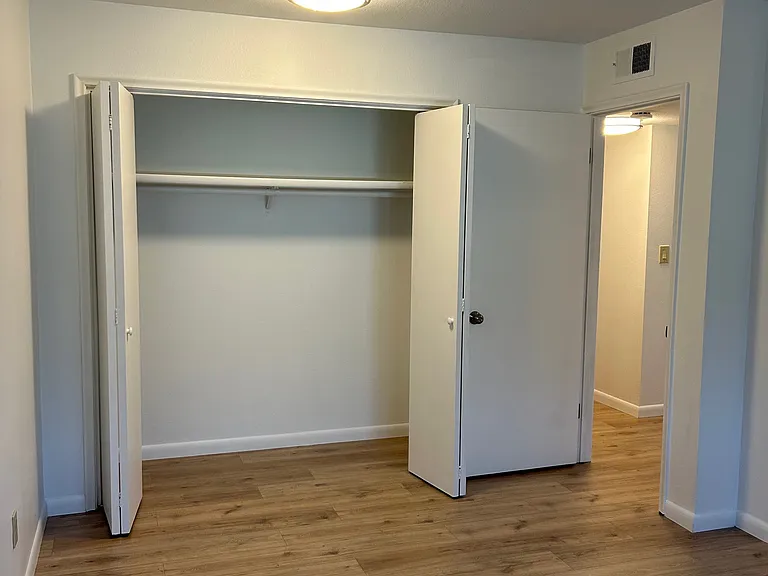 180 Bradshaw Dr #15 — Photo 8