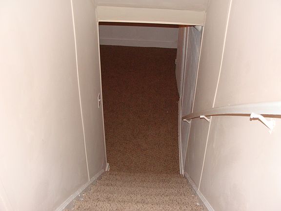 4th image of 15708 Crescentwood Ave