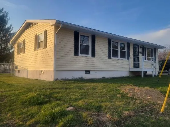 389 Circleview Dr, Beckley, WV 25801