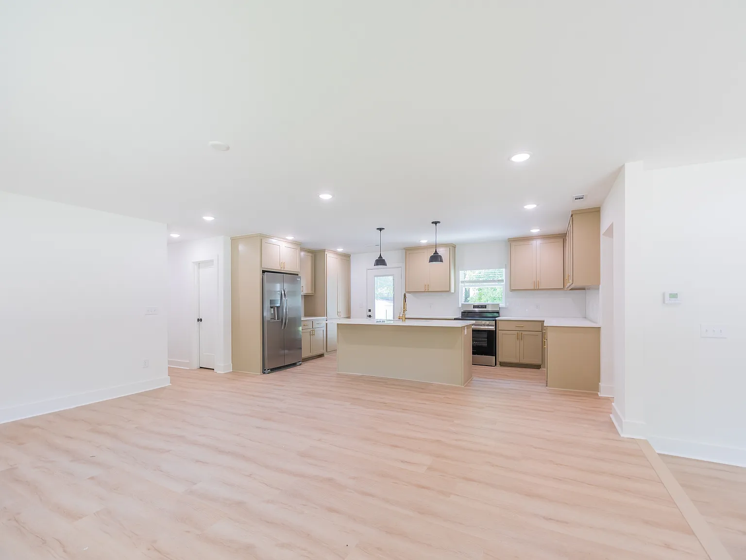 2305 Laverne Avenue - 1 — Photo 4